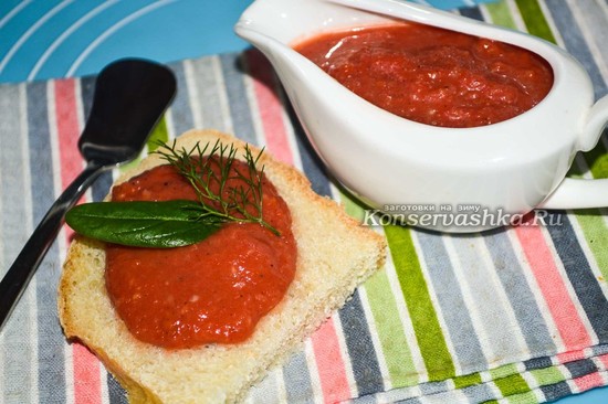 Томатный соус с чесноком и корицей