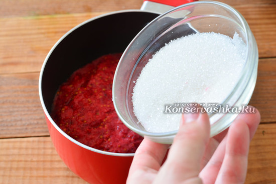 засыпаем сахар