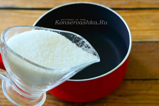 всыпаем сахар